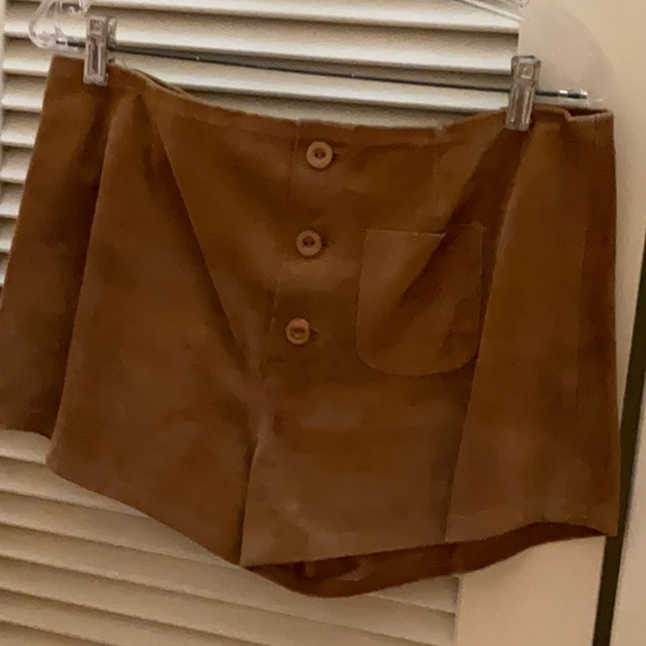 1980’s Suede 2 Piece short set - Picture 5 of 8